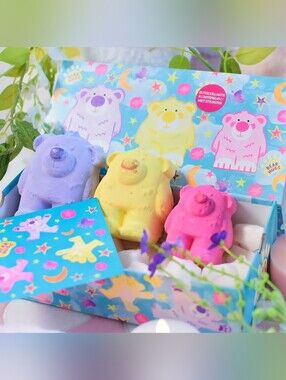 Lush Bear Hugs Bath Bombs Gift Set with Stickers Inside